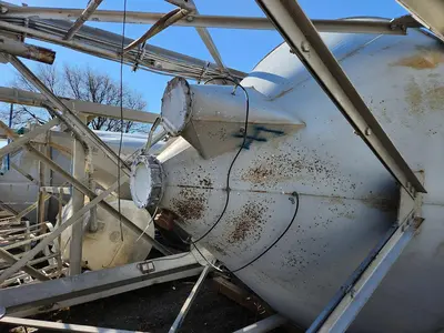 Used _UNKNOWN_ _UNKNOWN_ Cement Silo Quebec CA | DIT Equip #1412365