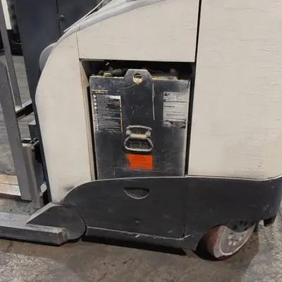 USED 2019 CROWN RR5725-45