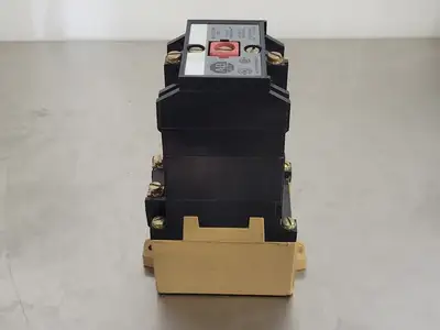 USED ALLEN-BRADLEY 700-P200A1