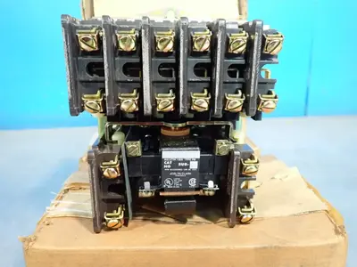 USED JOSLYN CLARK CONTROLS 5U876