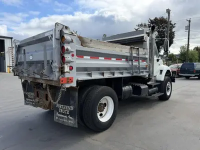 Used 2006 INTERNATIONAL 7400 Bucket (boom) trucks Washington US | Puget Sound Truck Sales #1541017