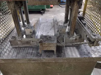 7 TON X 14" WIDE AIRAM PNEUMATIC CUTOFF PRESS: STOCK #17188