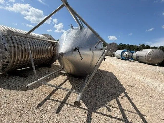 Used JV NORTHWEST 3,300 GALLON Stainless Steel Tanks New Jersey US | Perry Equipment #915825