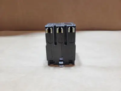 USED SQUARE D QO325