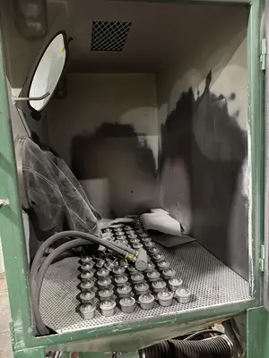 USED ABRASIVE BLAST SYSTEMS SAND BLAST CABINET