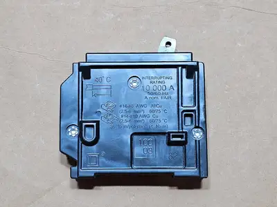 USED SCHNEIDER ELECTRIC CHOM120