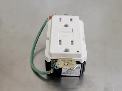 GFCI Duplex Receptacle 15A 125V