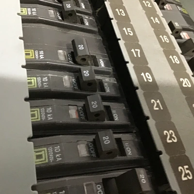 Square D QON42MS400 Panelboard 400A 240VAC Max 3Wire