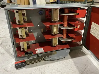USED SCHNEIDER ELECTRIC, SQUARE D SER. E1 FUSIBLE PANELBOARD SWITCH UNIT 400A 3-POLE NO FUSES