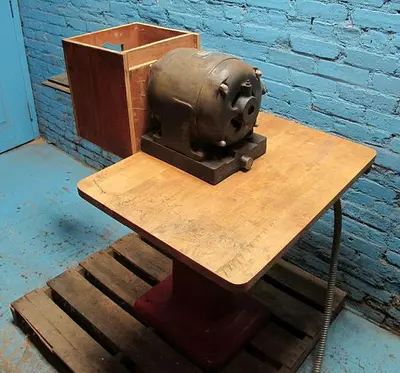 Bignell Chucking Machine w/ 4" Doming Head 3 Phase 3 HP 220/440V