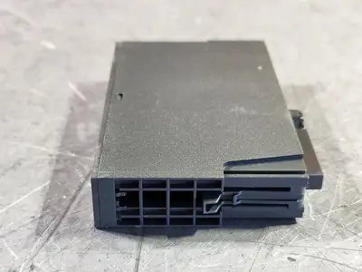 NEW SIEMENS 6ES7 132-4HB01-0AB0