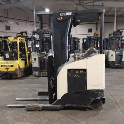 USED 2018 CROWN RR5725-45
