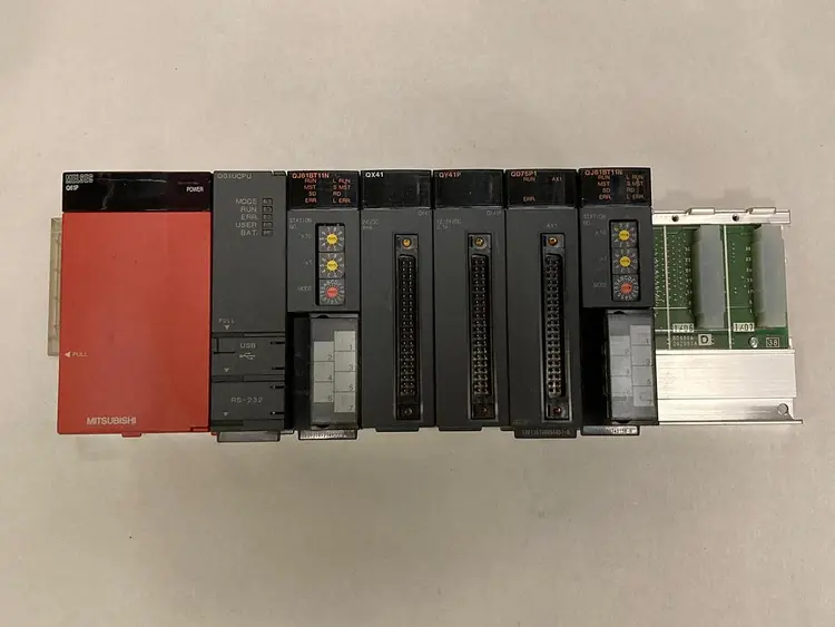 Used MITSUBISHI Q61P, Q01UCPU, QJ61BT11N (X2), QX41, QY41P, QD75P1 Industrial Controls Ohio US | Surplus Asset Holdings #1242758
