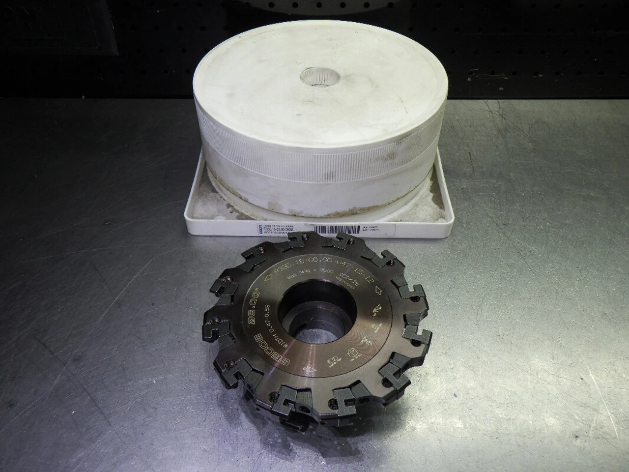 SECO 6" .295" Slot Milling Cutter 1.5" Arbor R335.18-06.00-0809L (LOC3553A)