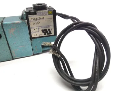 USED MAC SOLENOID VALVE WITH PME-611BAAA 24VDC COIL