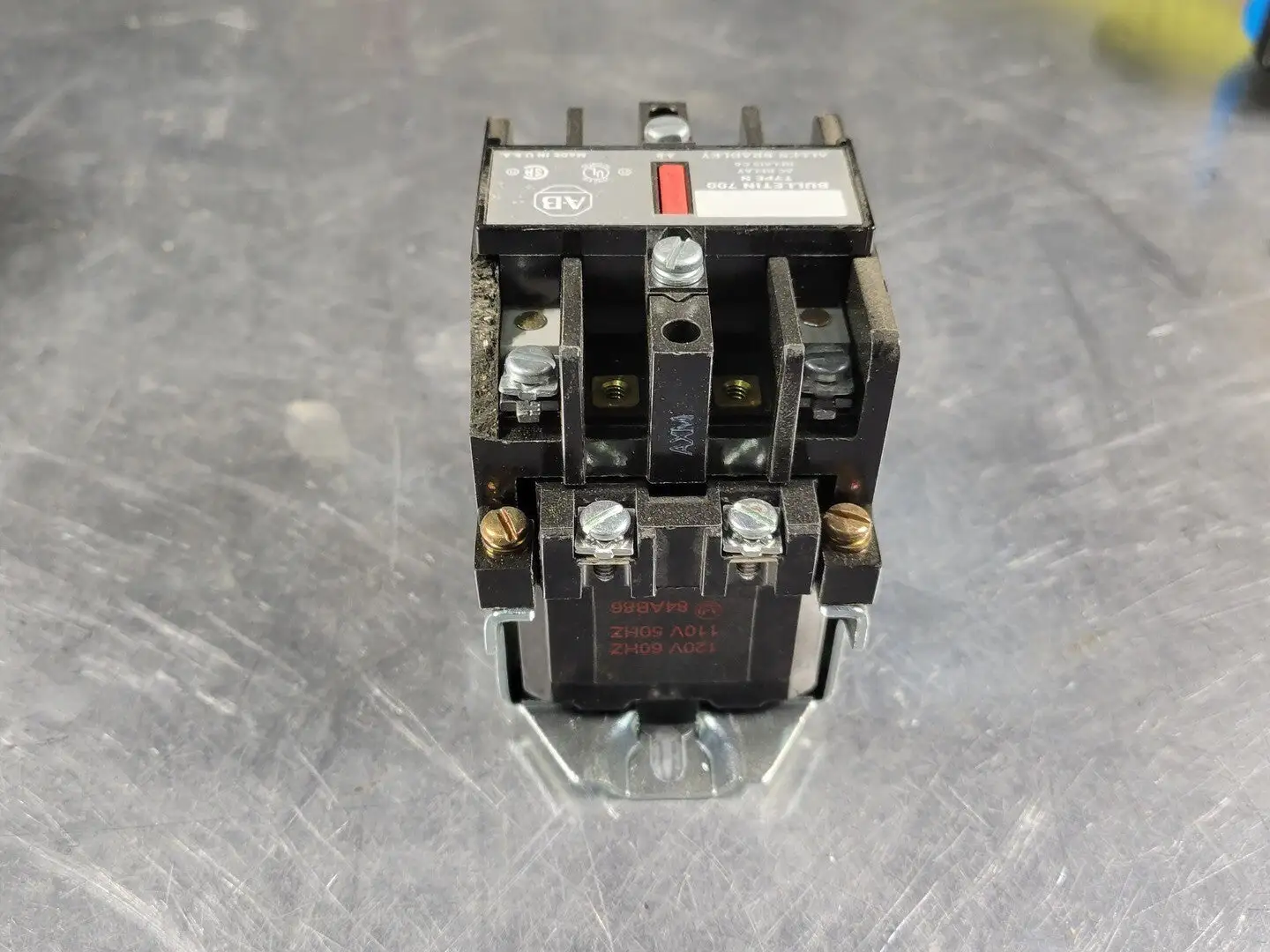 NEW ALLEN-BRADLEY 700-N200A1