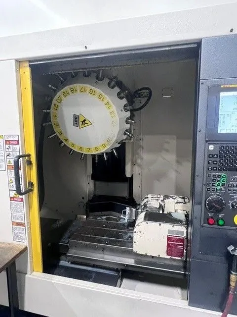 Used 2017 FANUC ROBODRILL D21LIB5 Vertical Machining Centers California US | Machinery Network 2 #174366
