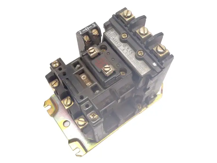 Used Allen Bradley Series B Contactor 595-A Auxiliary Contact Contact Blocks Michigan US | Maverick Industrial Sales #1398394