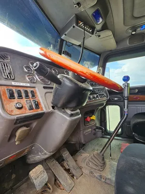 2010 PETERBILT TRUCK TRACTOR Road Tractor | Iron Listing (23)