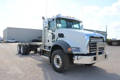 New | in-Stock 2026 MACK GRANITE 64BR Cab Chassis trucks Texas US | Roll Off Truck World #1491868