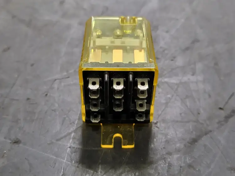 Used IDEC RR3B-US Misc Electrical & Power Parts British Columbia CA | Lenmark #246977