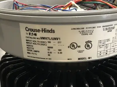 NEW CROUSE-HINDS VMV7L/UNV1
