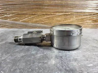 Pressure Gauge w/ Valve