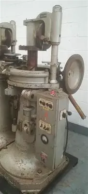 Manesty model Drycota 16 station tablet press