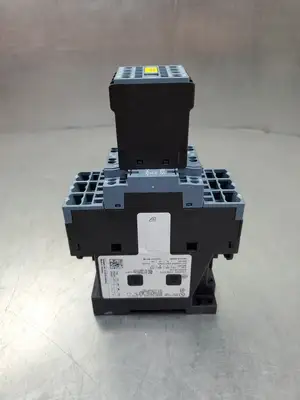 SIEMENS 3RT20242BB40 SIRIUS POWER CONTACTOR w/3RH29112FA40 MODULE. 4D46