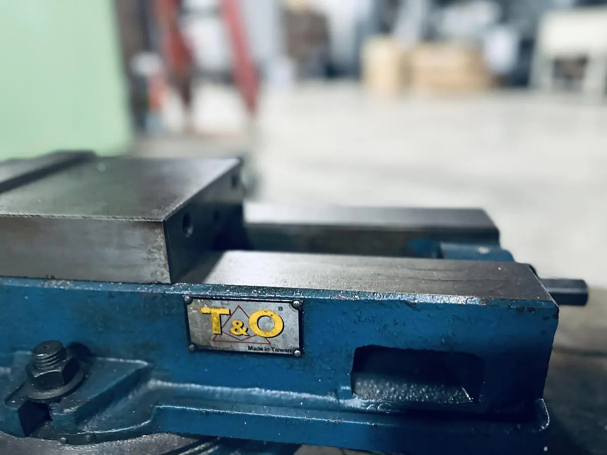 T&O Table Vise