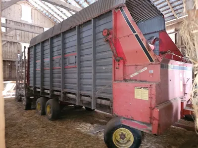 GEHL BU970 Silage wagon | Iron Listing (1)