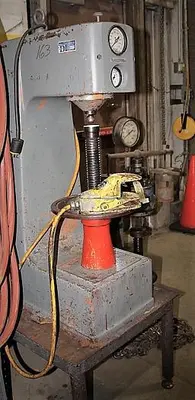 USED DETROIT DH2 HARDNESS TESTER