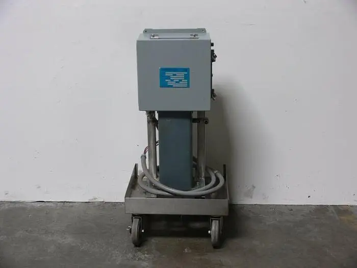 Used ENCLOSURE WITH 2 CARLO GAVAZZI RA4890HA12, MICRON B100MBT713XK  / CONTROLLER Electrical Panels California US | Equipment Lab #486926