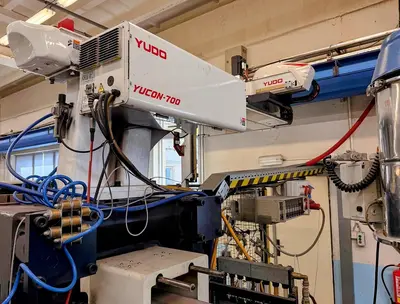 Used 2016 WOOJIN SELEX TH 350S Injection Molding Machines CZ | Amaron s.r.o. #1323811