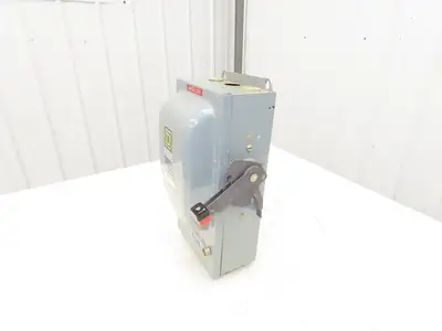 Square D HU362AWK Safety Disconnect Switch 60 Amp 600V 3 Pole W/Fuse block Added