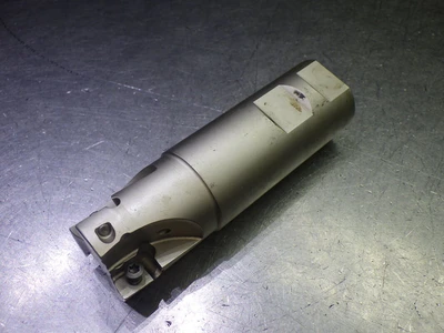 Iscar 1.25" 3 Flute Coolant Thru Endmill HM90E90AD-D1.25-3-W1.25-C (LOC2068B)