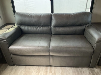 USED 2022 TRANSCEND 245RL