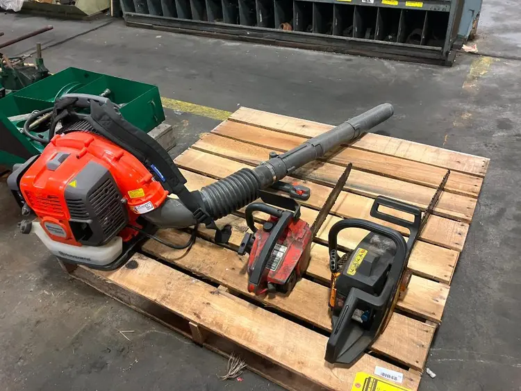 Used _UNKNOWN_ _UNKNOWN_ Chainsaws (Landscaping) Ohio US | Myron Bowling Auctioneers Inc #1504764