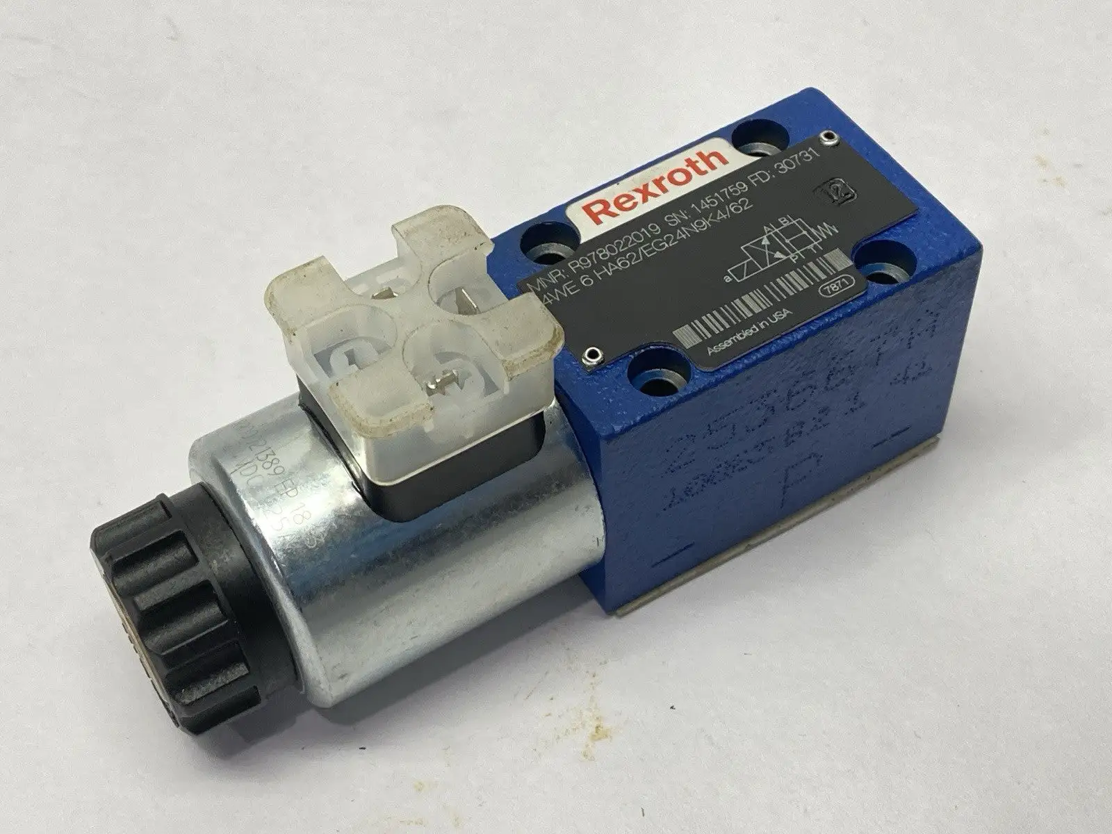 R978022019 | Bosch Rexroth  Directional Spool Valve 4WE 6 HA62/EG24N9K4/62 - New Other