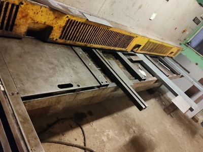 PIESOK Guillotine Shear, good used condition