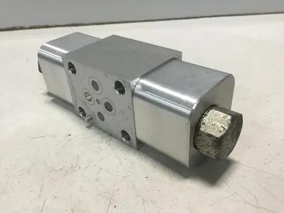 USED SUN HYDRAULICS 01X7-AC