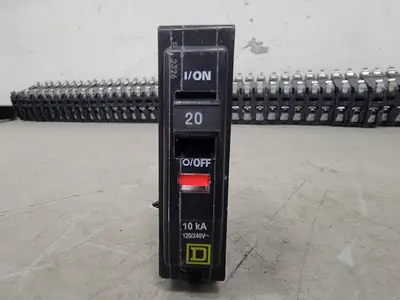 NEW SQUARE D QOB120