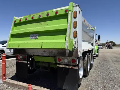 USED 2020 PETERBILT 567