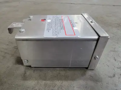 Used PASS & SEYMOUR 7833-MD Switchgears British Columbia CA | Lenmark #240558