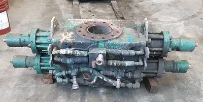 USED SHAFFER 7 1/16" 3M DOUBLE RAM BOP