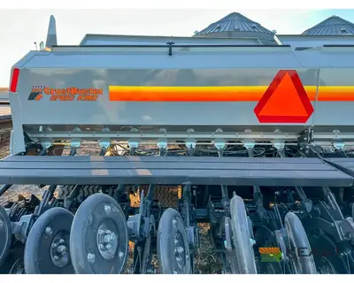 Used CRUSTBUSTER _UNKNOWN_ No-Till Drills Iowa US | Keast Enterprises #1360181