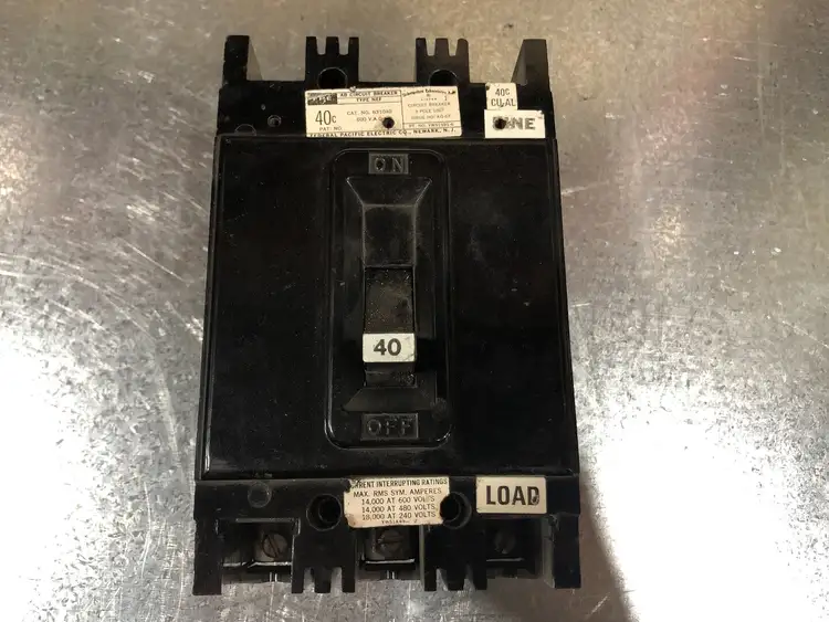 Used FEDERAL PIONEER NEF63140 Switchgears British Columbia CA | Lenmark #244414
