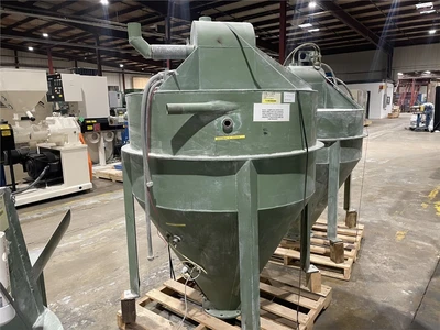 40 Cu. Ft. Capacity Smoot Surge Hopper