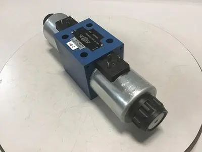 USED REXROTH 4WE10Q32/CG24N9Z4