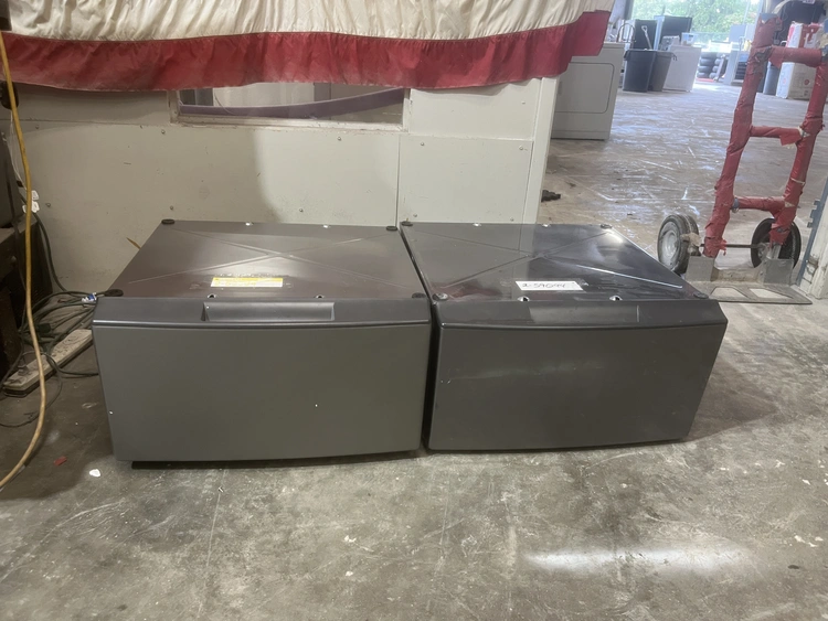 Used WHIRLPOOL _UNKNOWN_ Cabinets Michigan US | Miedema Asset Management Group #1425153